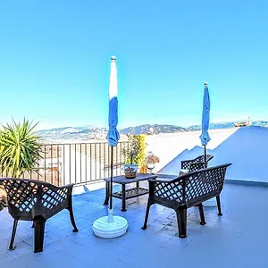 Canos - Calm - Option Cheap Parking Apartment